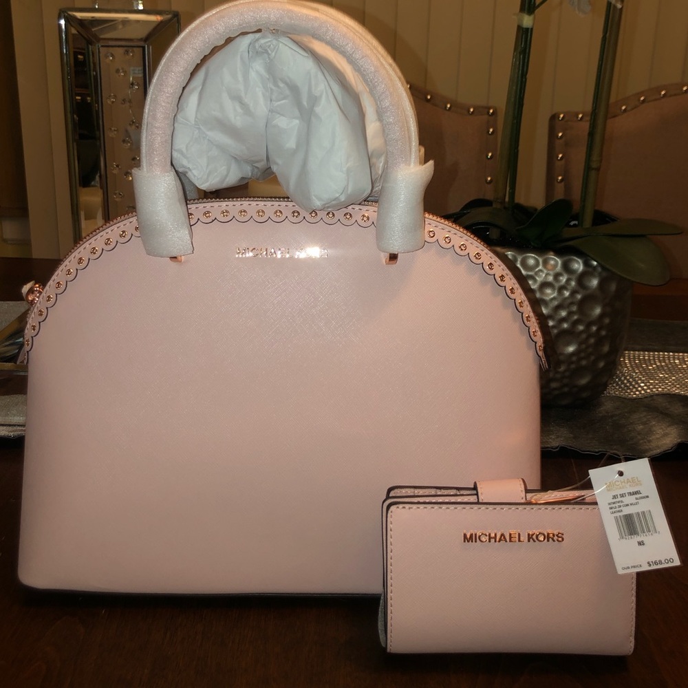 Michael Kors purse and wallet set.